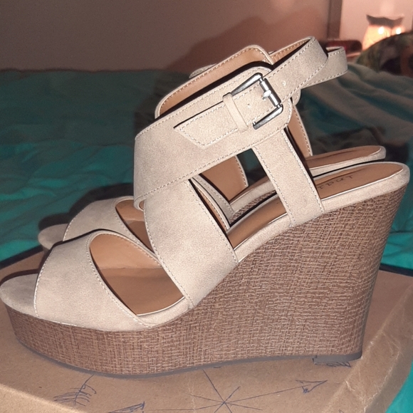 Wedges - Picture 3 of 3